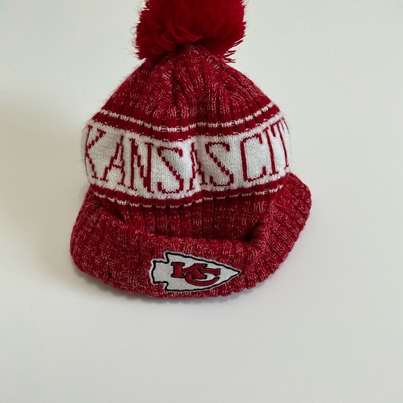 Kansas City Chiefs NFL Red Knit Beanie, Fleeced Lined - Picture 4 of 4